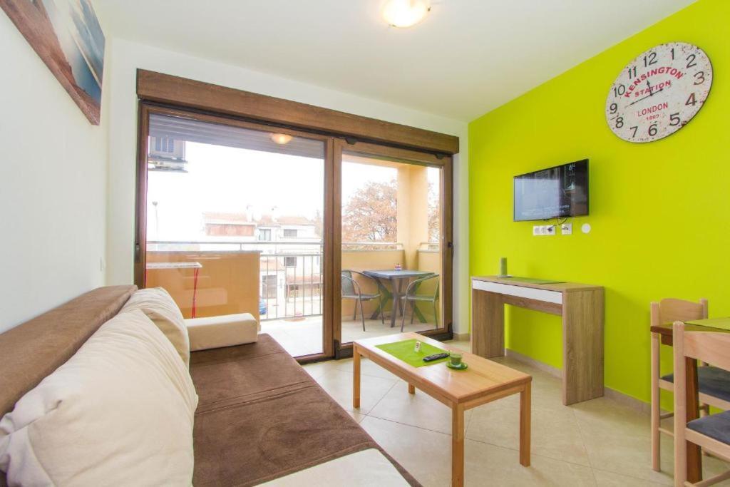 Villa Patricija-Apartmani โปเรช ภายนอก รูปภาพ